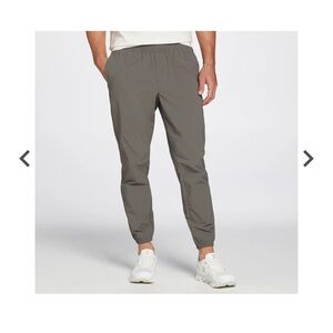 VRST Mens Training Joggers Size Large